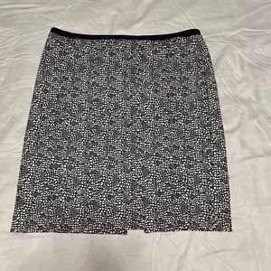 Calvin Klein stretch knit skirt - black and white print size XL